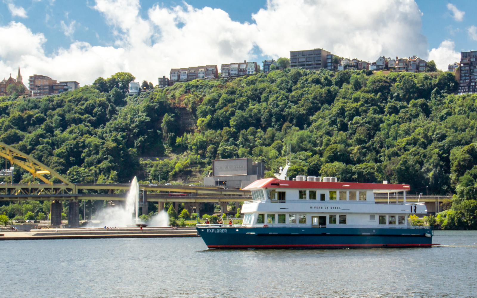 The Explorer Riverboat with the Fountain at Point State Park